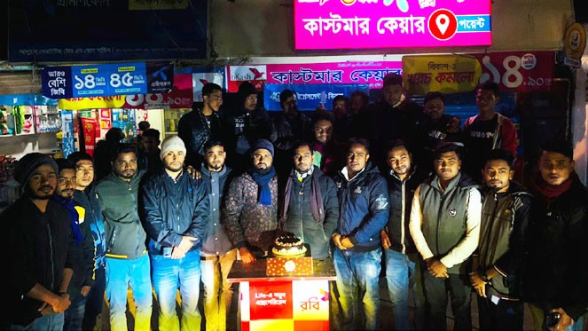 প্রশংসায় ভাসছেন ইবাদত : গ্রামে আনন্দ মিছিল ও মিষ্টি বিতরণ