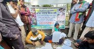 ছেলে হত্যার বিচার চেয়ে মানববন্ধনে একাই দাঁড়ালেন মা