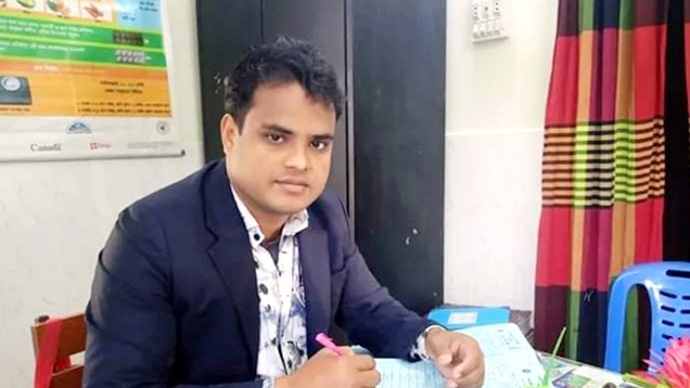 স্বাস্থ্যকর্মীর বিরুদ্ধে ভ্যাকসিন দিতে টাকা নেওয়ার অভিযোগ