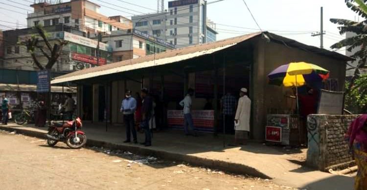 বিদেশযাত্রীদের করোনা পরীক্ষা : অনুমোদন সুরম্য ভবনে, সেবা পরিত্যক্ত স্থানে!