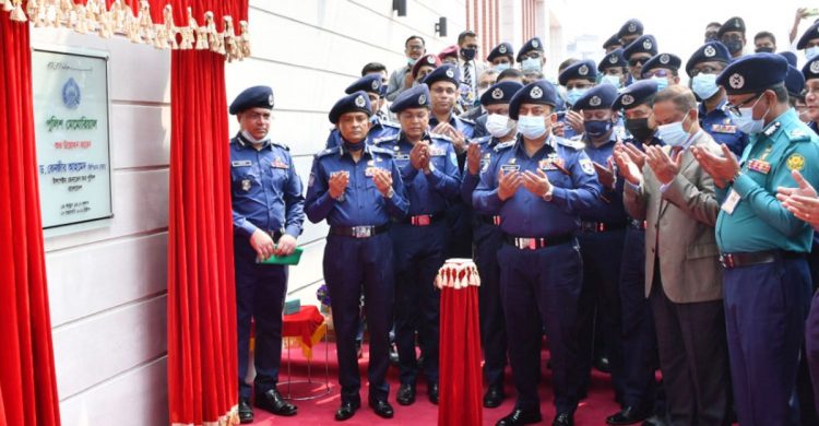 পুলিশের আত্মাহুতিতে আমরা শুধু মুখচ্ছবিকে হারাই না: ড. বেনজীর আহমেদ