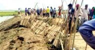 হাওররক্ষা বাঁধে ফাটল: পিআইসি সেক্রেটারিকে গণধোলাই!