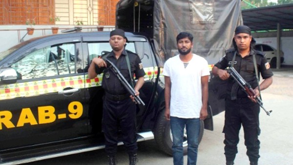 শ্রেণীকক্ষে ছাত্রীকে যৌন হযরানী : শিক্ষক গ্রেফতার