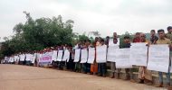 তাহিরপুরে ছড়ার বালি উত্তোলন না করার দাবিতে মানববন্ধন অনুষ্ঠিত