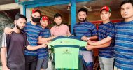 খাজাঞ্চী ইউনিয়ন ফুটবল দলকে সেলিম জে আহমেদ’র জার্সি প্রদান