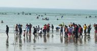 ঈদের দিন কক্সবাজার সমুদ্রসৈকতে ৫০ হাজার পর্যটক