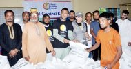 বিশ্বনাথে সহস্রাধিক বন্যাদূর্গতদের মধ্যে ইয়াহ্ইয়া চৌধুরীর ত্রাণ বিতরণ