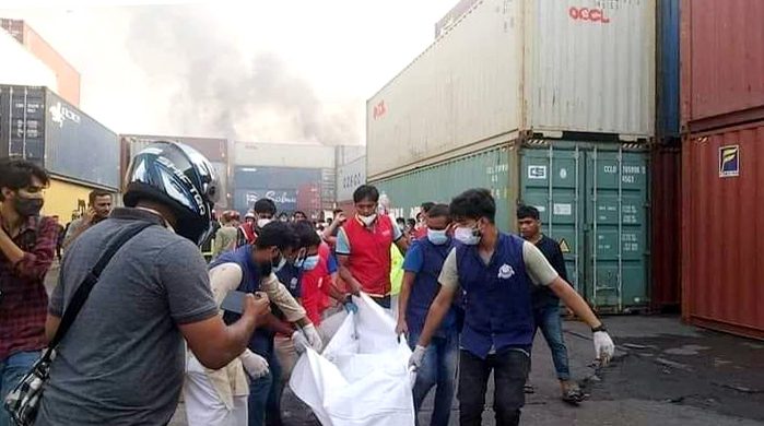 সীতাকুণ্ডে অগ্নিকাণ্ডে নিহত ২২ জনের মরদেহ পরিবারের কাছে হস্তান্তর