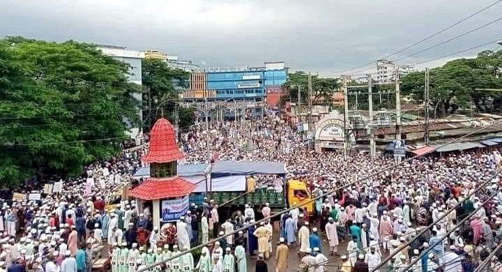 নবীপ্রেমের মিছিল-সমাবেশে উত্তাল সিলেট: রাষ্ট্রীয়ভাবে প্রতিবাদ জানানোর দাবি