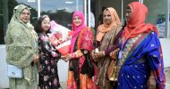ওসমানী বিমানবন্দরে প্রবাসী নারী নেত্রী নীপা সংবর্ধিত