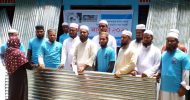 জৈন্তাপুরে ‘আইকন ফাউন্ডেশন’ এর ঢেউটিন বিতরণ