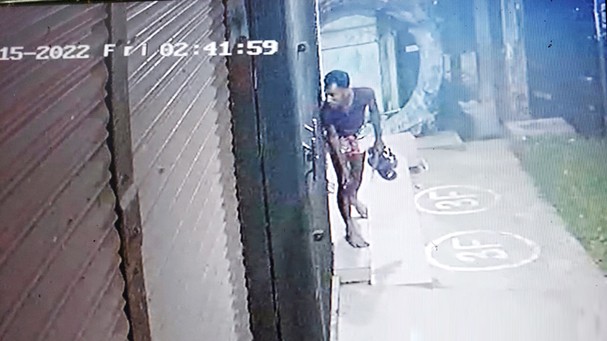 বড়লেখা পৌর এলাকায় এক রাতে ১৩ দোকানে দুঃসাহসিক চুরি