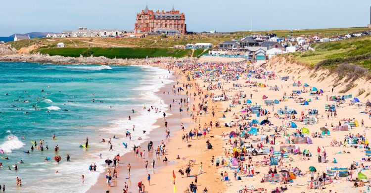 যে ৫ কারণে গরম সামলাতে পারছে না ব্রিটিশরা