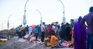 রংপুরের গঙ্গাচড়া: প্রশান্তির জন্য সেতু ও তিস্তাপাড়ে ছুটছেন মানুষ