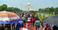 তাজমহলে একদিনে রেকর্ড ৮০ হাজার দর্শনার্থী!