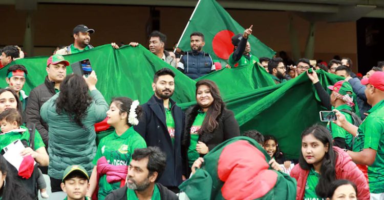 ‘অজুহাত খুঁজলে বড় হওয়া যায় না’—বাংলাদেশের বন্ধুদের প্রতি হার্শা ভোগলে