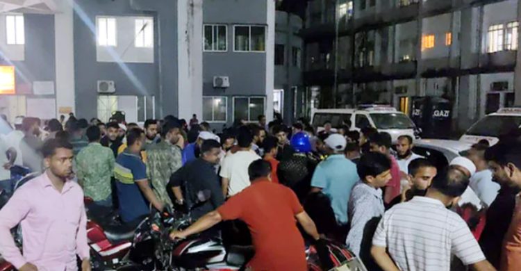 সিলেটে ব্যস্ত রাস্তায় ছুরিকাঘাতে নেতা খুনের প্রতিবাদে বিএনপির বিক্ষোভ