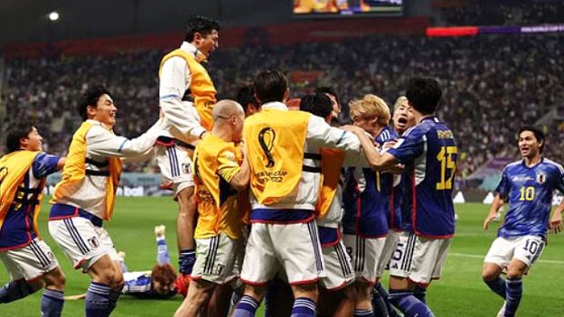 এশিয়ার ফুটবলের নবজাগরণ: এবার জার্মানিকে ২-১ গোলে হারিয়েছে জাপান